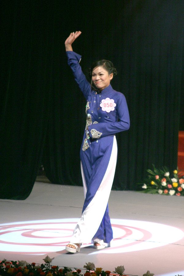 Trình diễn thời trang đầy tự tin