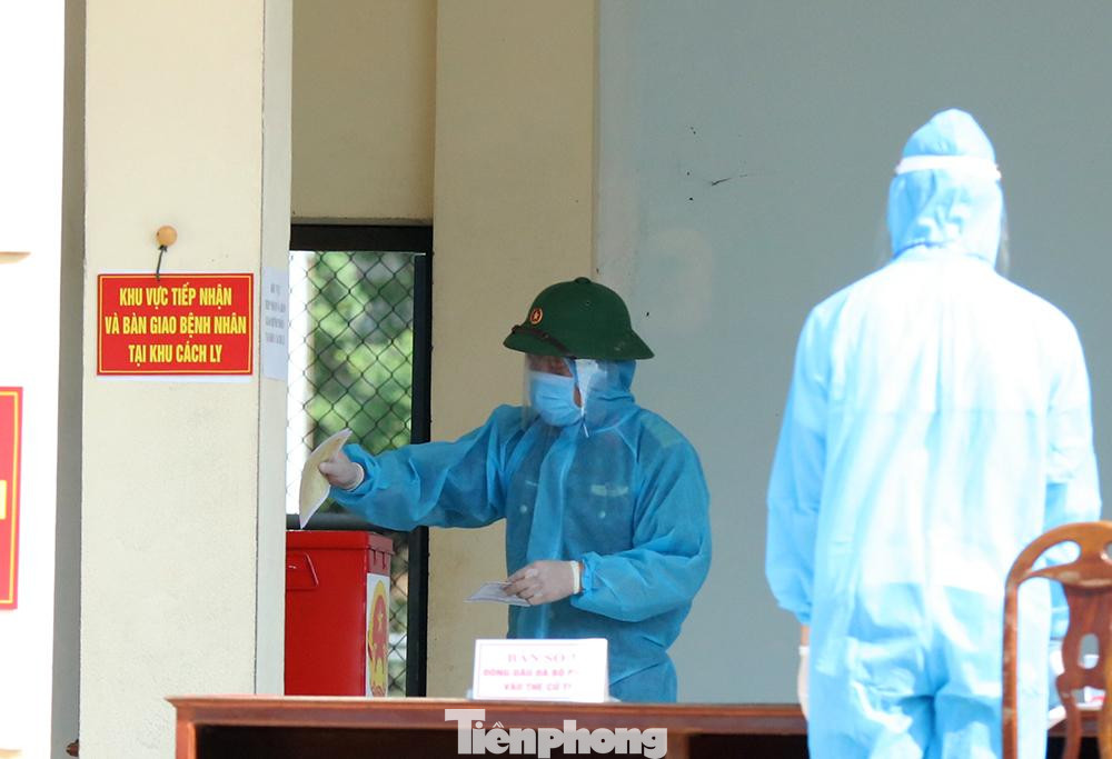 Tổng số có khoảng hơn 3.200 cử tri là người đang công tác tại Công an tỉnh, Bộ Chỉ huy Quân sự tỉnh, người thuộc diện F1 đang cách ly tập trung