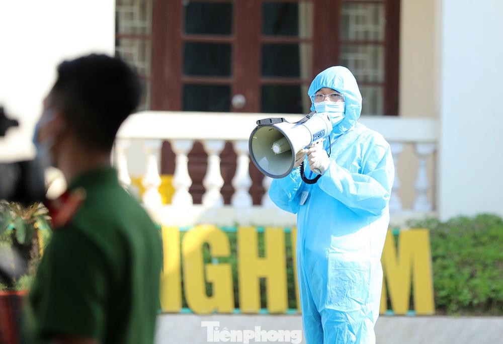 Việc bỏ phiếu sớm 1 ngày được diễn ra tại một số khu vực bỏ phiếu trên địa bàn thành phố Bắc Ninh, thị xã Từ Sơn, huyện Tiên Du và huyện Gia Bình. Các cử tri được bầu cử sớm gồm chiến sỹ quân đội, công an, y bác sỹ, bệnh nhân COVID-19 và các cử tri bị cách ly vì dịch.