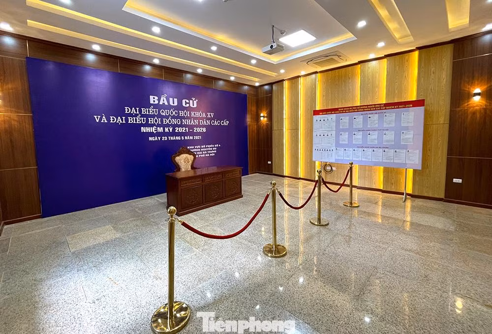 Khu vực dành cho báo chí phỏng vấn cử tri sau khi bỏ phiếu