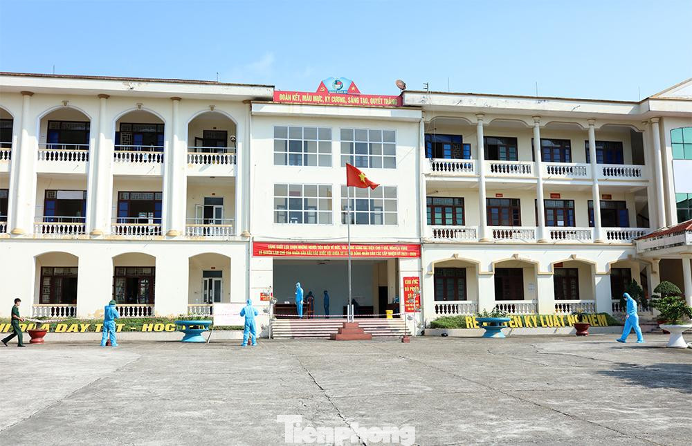 Trung đoàn 833 thuộc tổ bỏ phiếu số 7, nơi cách ly tập trung cho 131 công dân