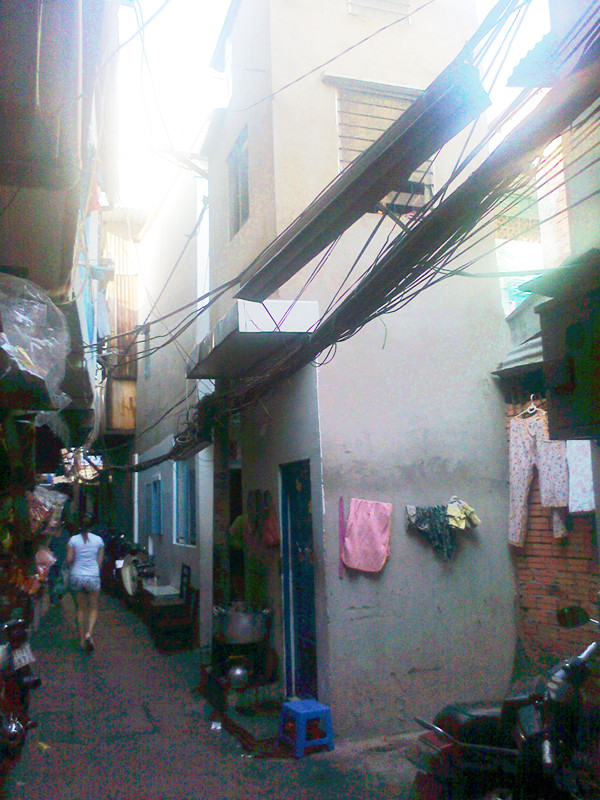 Một ngôi nhà Mả Lạng được xây 3 tầng, nhưng diện tích mặt bằng chỉ 4m2. Một ngôi nhà Mả Lạng được xây 3 tầng, nhưng diện tích mặt bằng chỉ 4m2