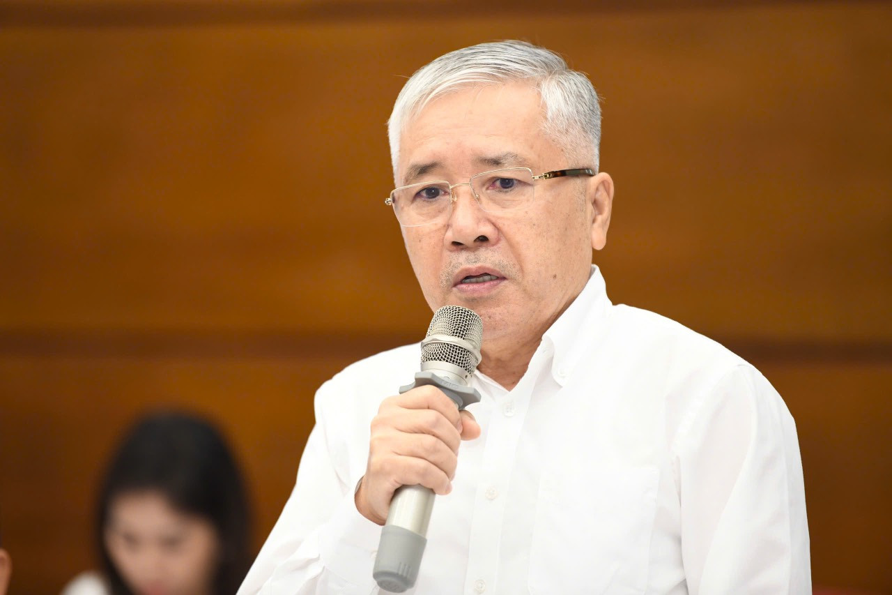 Ông Văn Phú Chính