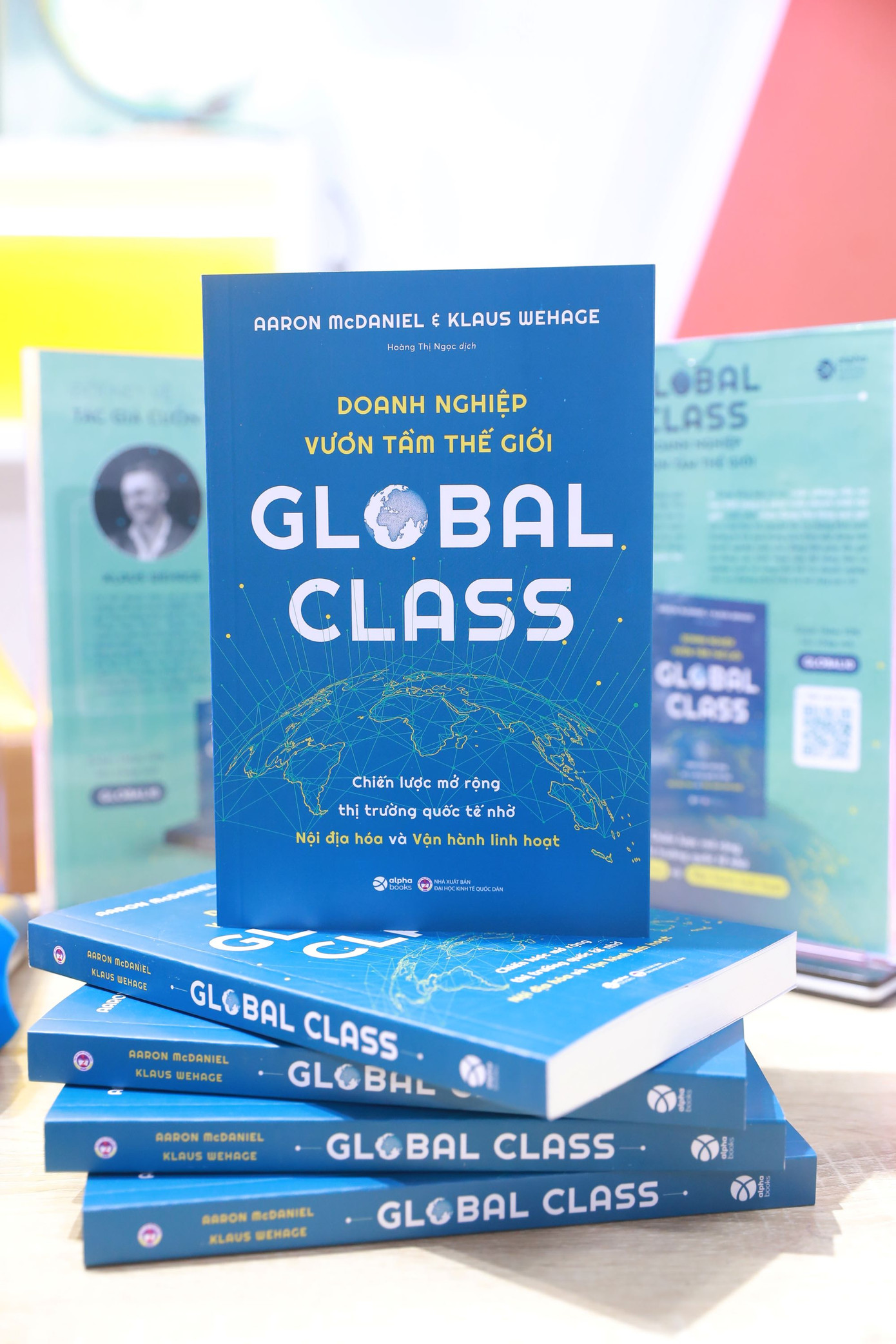 Cuốn sách cung cấp những kiến thức, ví dụ sinh động về quá trình mở rộng quy mô toàn cầu.