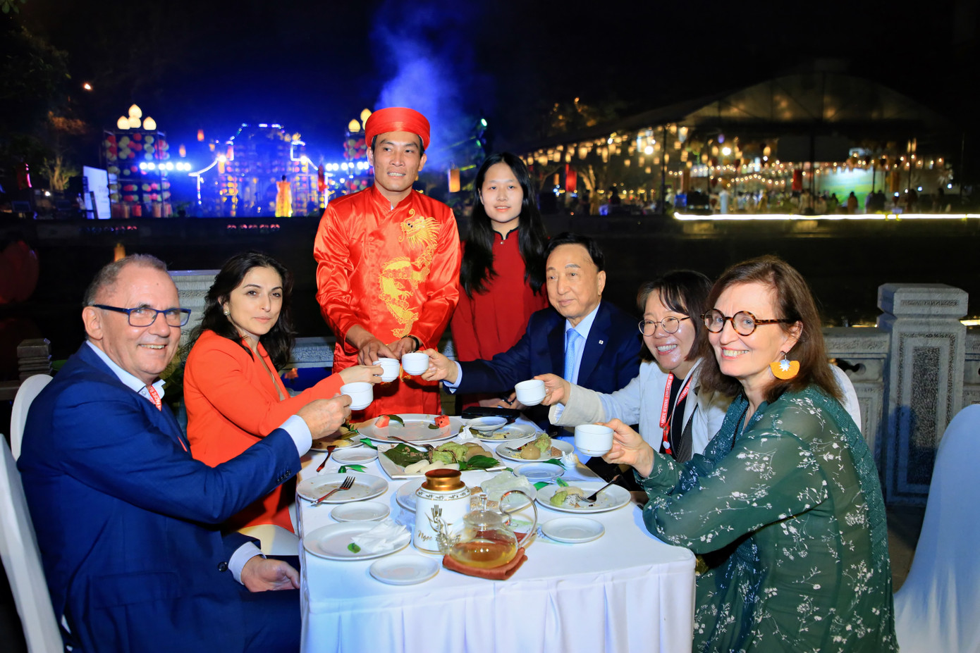 Tiệc trà di sản mang dấu ấn văn hóa Phú Thọ. Tiệc trà di sản mang dấu ấn văn hóa Phú Thọ.