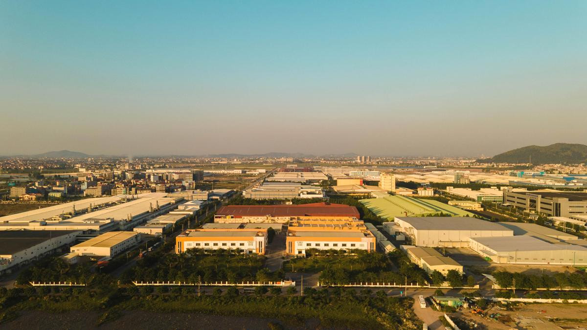 KCN Quang Châu có quy mô dự án là 426 ha được thành lập và đi vào hoạt động năm 2006, do Công ty Cổ phần khu công nghiệp Sài Gòn - Bắc Giang làm chủ đầu tư.