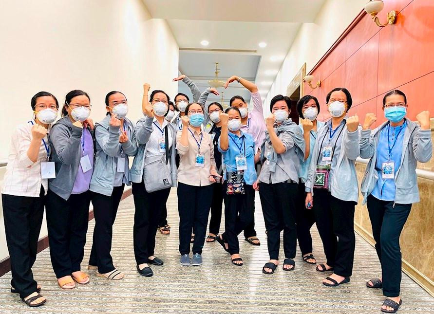 Các tình nguyện viên Công giáo tham gia hỗ trợ phòng chống dịch Covid -19 chuẩn bị xuất quân.