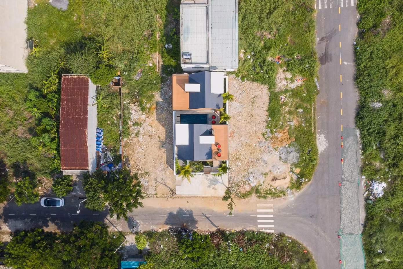 Tuy nhiên, chủ nhà vẫn đang làm việc ở châu Âu và không thể chuyển về Việt Nam trong vòng 3 đến 5 năm tới.