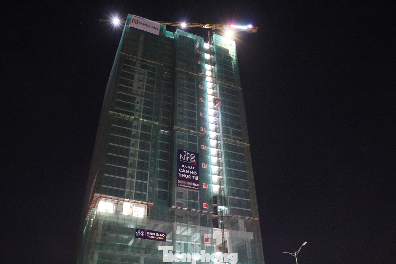 Mặc dù nằm cạnh đường Phạm Văn Đồng, nơi có mật độ giao thông đông đúc, vị trí xa trung tâm thành phố, dự án The Nine chỉ là một tòa nhà hỗn hợp không có nhiều tiện tích nhưng vẫn có giá cao từ 41-54 triệu đồng m2.