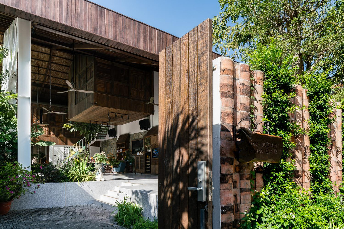 Mục đích chính của nơi này là để tổ chức các sự kiện như thờ cúng tổ tiên và gắn kết gia đình, bạn bè.