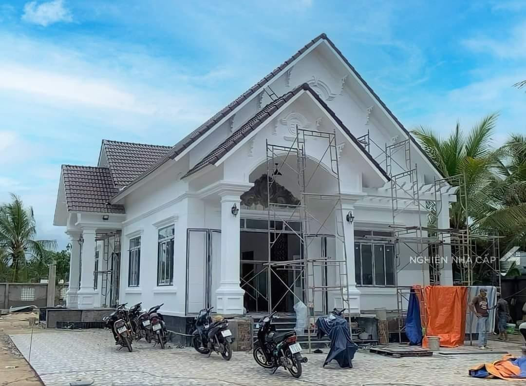 Chi phí để xây dựng những mẫu nhà mái thái này cũng không quá nhiều nên được nhiều người lựa chọn ở cả vùng nông thôn lẫn thành thị.