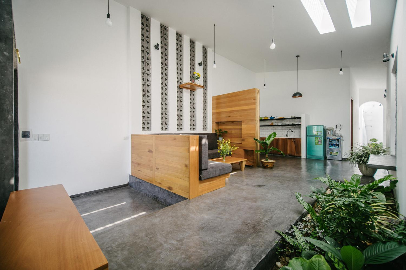 Tất cả mọi thứ trong ngôi nhà đều hết sức đơn giản và nhẹ nhàng, nhưng khi kết hợp lại đã tạo ra không gian lí tưởng cho một gia đình trẻ.