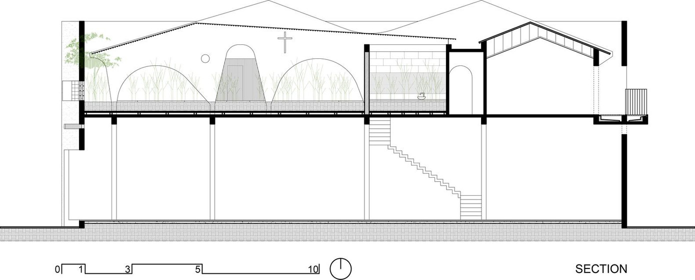 Ngôi nhà này nằm ở thị trấn Long Điền (Bà Rịa - Vũng Tàu) được chia thành 2 phần riêng biệt, tầng 1 để kinh doanh quán cơm còn tầng 2 là nơi sinh hoạt của gia đình.