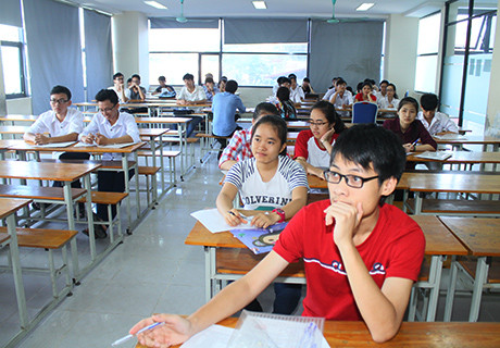 Ngồi phòng có điều hòa, thí sinh thoải mái ảnh 4