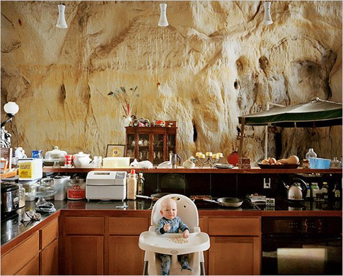 Cuộc sống tiện nghi trong các hang đá ảnh 22