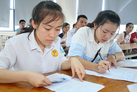 Ngồi phòng có điều hòa, thí sinh thoải mái ảnh 6