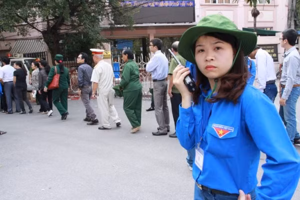Điều hành các thành viên thay đổi ca trực