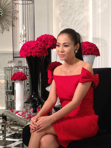 Hình ảnh Thu Minh trong vòng Đối đầu rất đơn giản và nữ tính. Hình ảnh Thu Minh trong vòng Đối đầu rất đơn giản và nữ tính