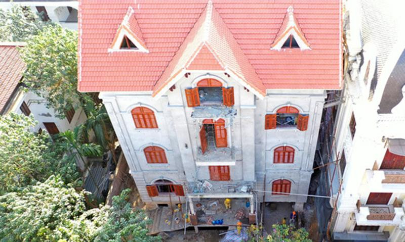 Phó Chủ tịch UBND TP Hà Nội yêu cầu xử lý dứt điểm vi phạm đối với công trình biệt thự số 9 lô B, khu biệt thự 5,2ha, phường Yên Hòa, Cầu Giấy. Phó Chủ tịch UBND TP Hà Nội yêu cầu xử lý dứt điểm vi phạm đối với công trình biệt thự số 9 lô B, khu biệt thự 5,2ha, phường Yên Hòa, Cầu Giấy.