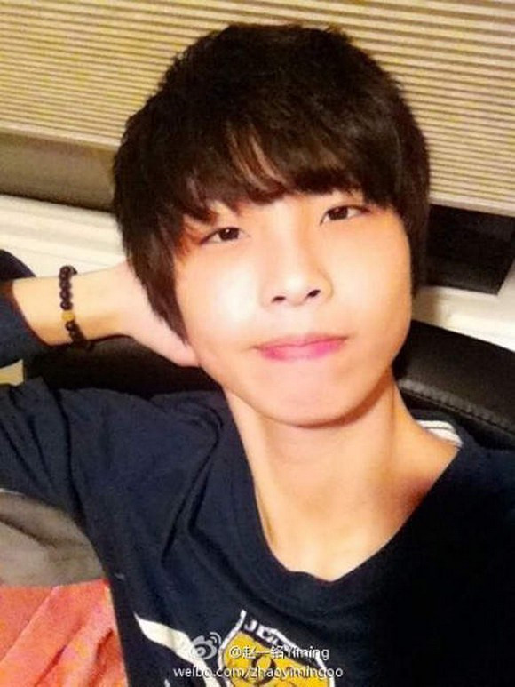 Bạn gái Yiming kém xinh hơn Yiming