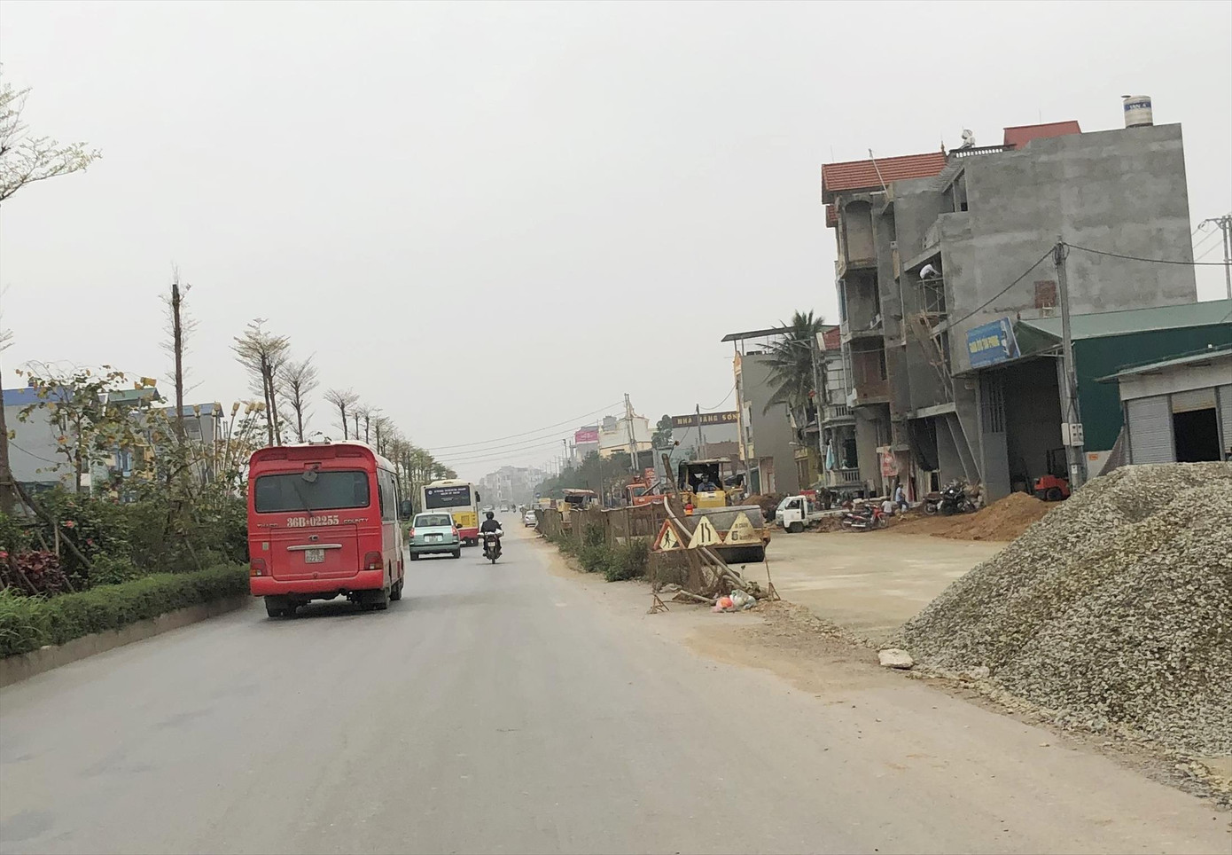 QL6 nhếch nhác và xập xệ. Ảnh: A.Trọng