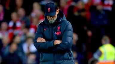 Sự thất vọng không thể che giấu của Klopp vào những ngày này. Ảnh: Getty Images