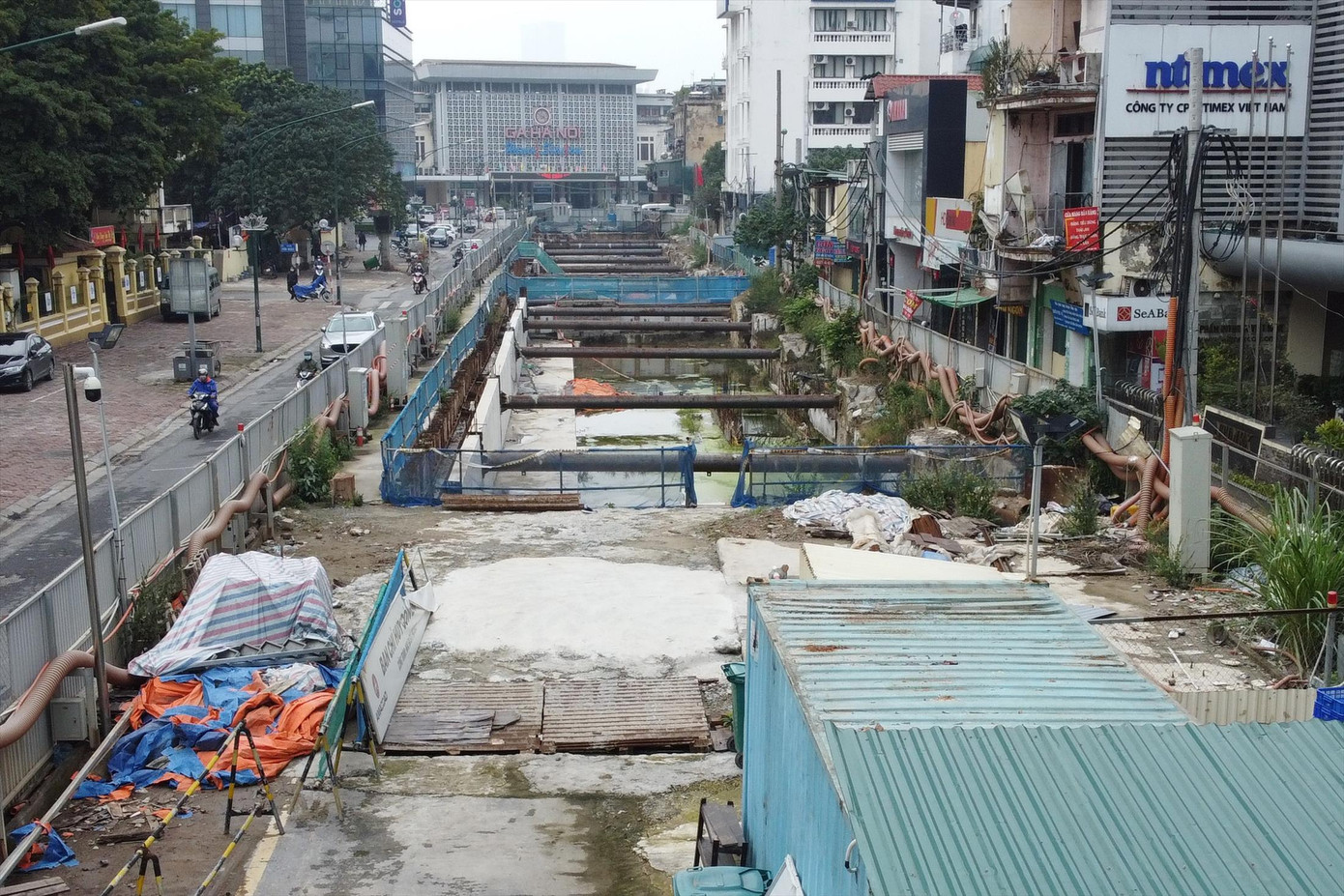 Công trình ga đường sắt đô thị Nhổn - ga Hà Nội vắng công nhân thi công trực tiếp tại công trường ngày 7/2 Công trình ga đường sắt đô thị Nhổn - ga Hà Nội vắng công nhân thi công trực tiếp tại công trường ngày 7/2