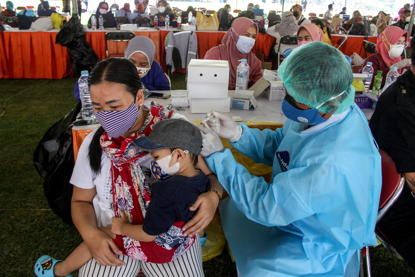 Tiêm chủng ở Java, Indonesia tháng 7/2021