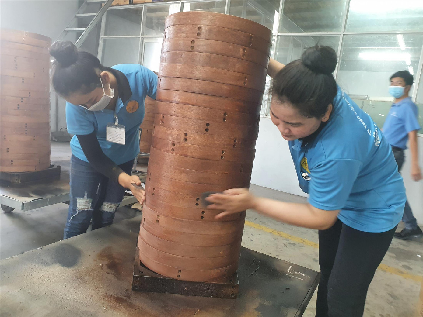 Với việc làm ít, công nhân ngành gỗ ở Đồng Nai chỉ mong doanh nghiệp duy trì được sản xuất. Ảnh: M.T Với việc làm ít, công nhân ngành gỗ ở Đồng Nai chỉ mong doanh nghiệp duy trì được sản xuất. Ảnh: M.T