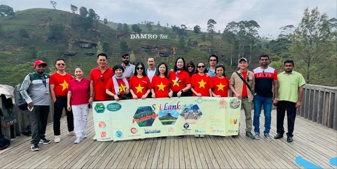 Đoàn khảo sát của Hội Lữ hành Hà Nội sang Sri Lanka hôm 13/3/2022. Ảnh: GIANG BIÊN