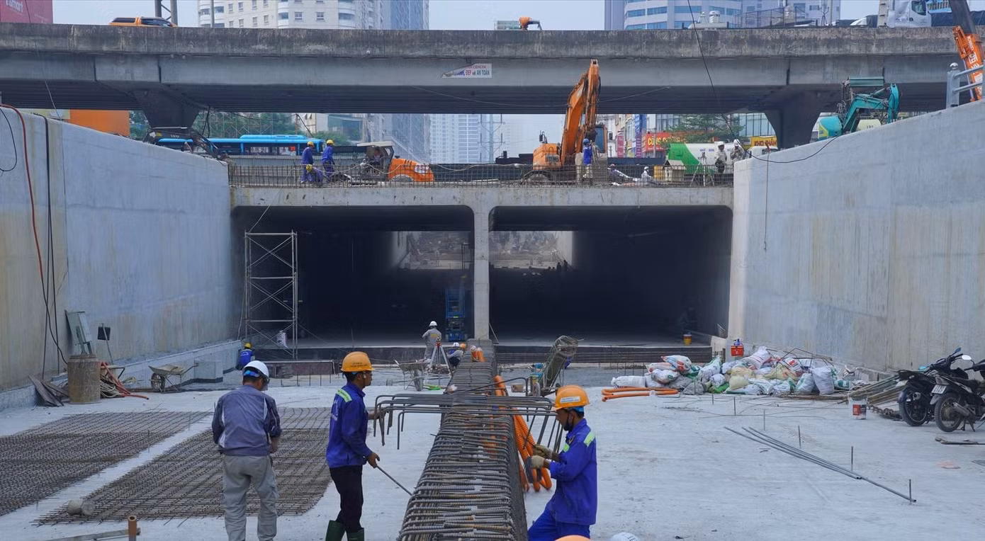 Kỹ sư, công nhân Cienco4 trên công trường hầm chui Lê Văn Lương, Hà Nội