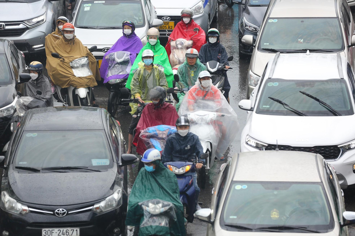 Miền Bắc đón mưa dông kéo dài đến hết tuần này. Ảnh: Trọng Tài