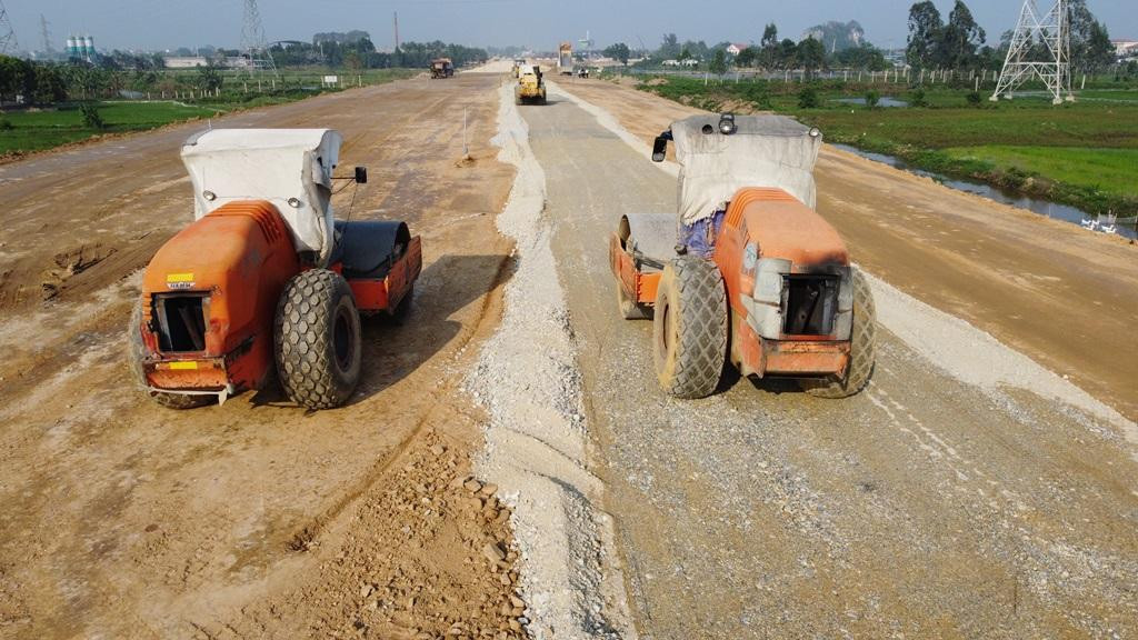 Bộ GTVT khẳng định sẽ hoàn thành 4 dự án cao tốc trong năm 2022, trong đó có đoạn Mai Sơn (Ninh Bình)- QL45 (Thanh Hóa). Ảnh: Trọng Đảng Bộ GTVT khẳng định sẽ hoàn thành 4 dự án cao tốc trong năm 2022, trong đó có đoạn Mai Sơn (Ninh Bình)- QL45 (Thanh Hóa). Ảnh: Trọng Đảng