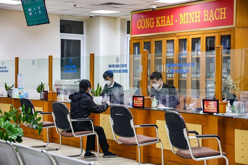 Hà Nội sẽ thí điểm các giải pháp tăng thu nhập cho cán bộ, công chức, viên chức. Nguồn: QĐND