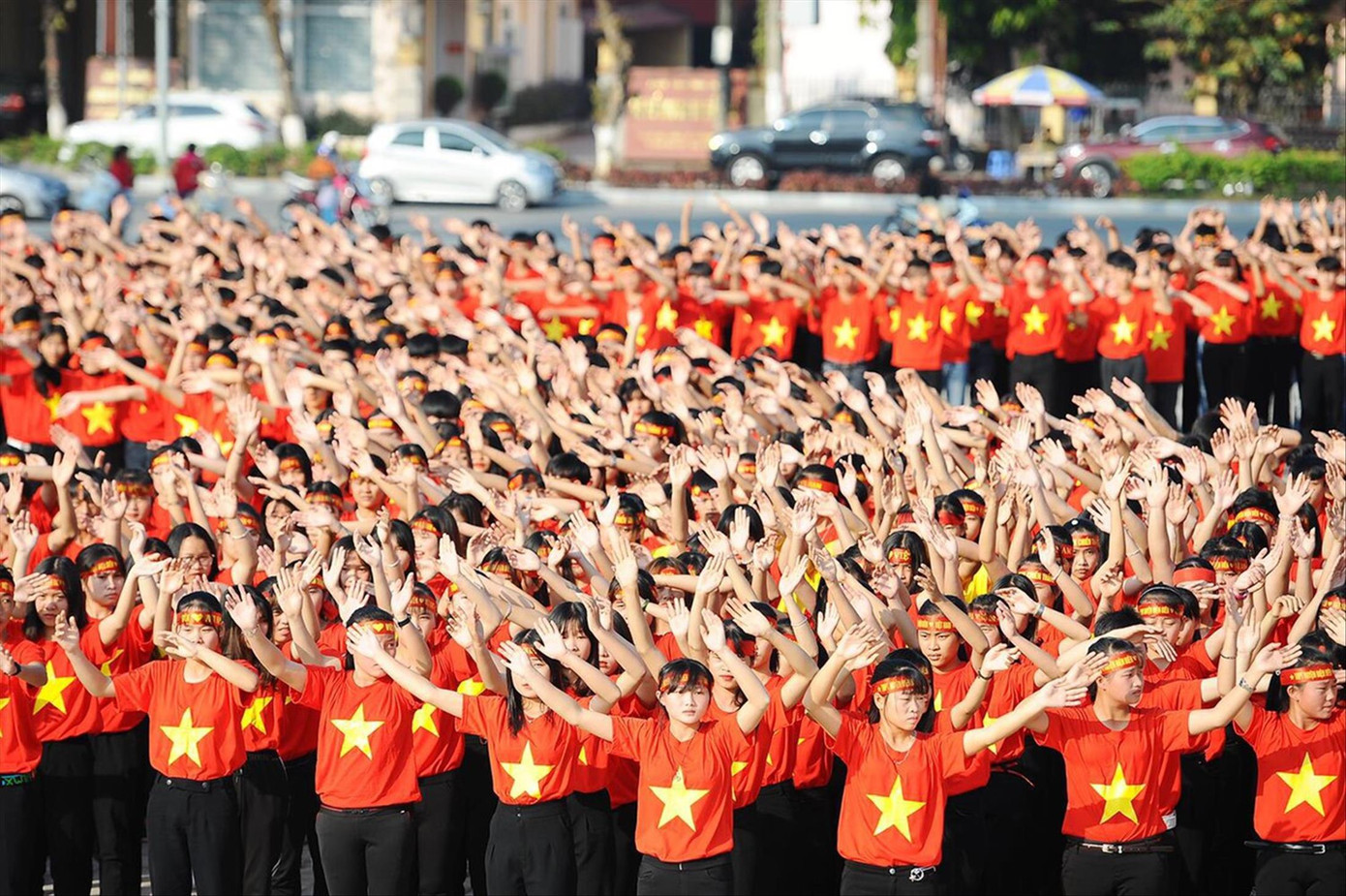 Thanh niên Việt Nam luôn thể hiện niềm tin sắt son vào sự lãnh đạo của Đảng. Ảnh: Dương Triều