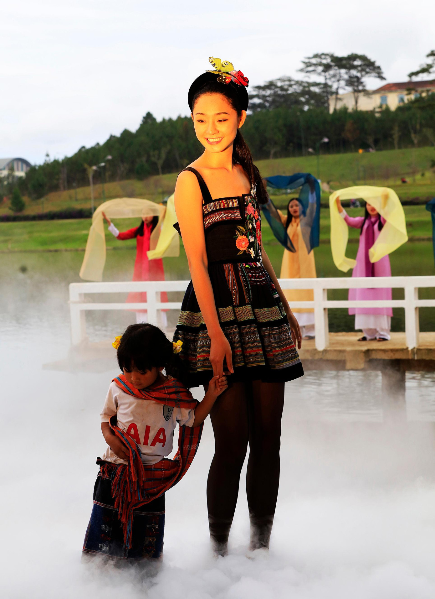 Thổ cẩm K’Ho lên sàn diễn thời trang