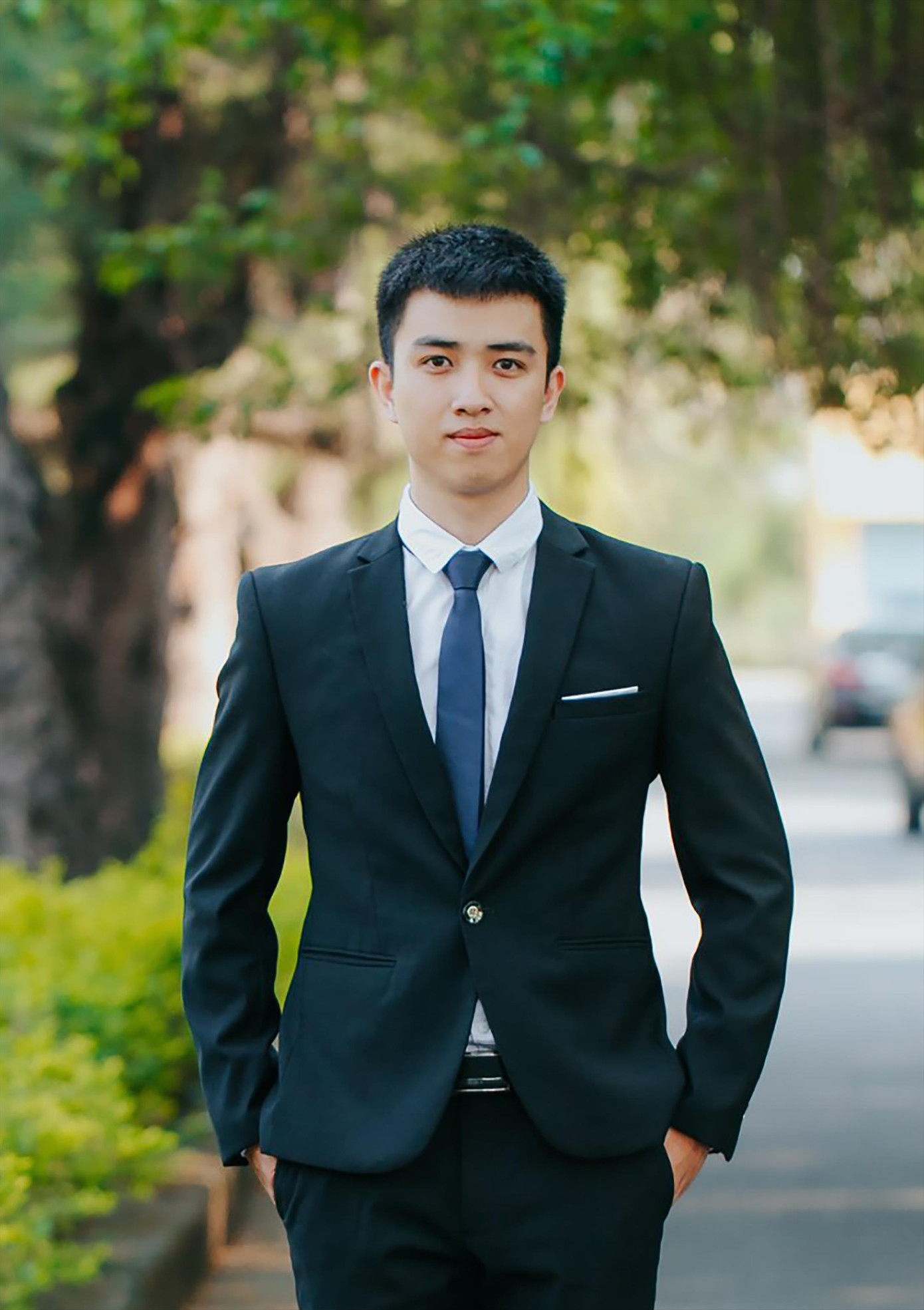 Anh Võ Anh Khoa, Nghiên cứu sinh Tiến sĩ - ĐH Quốc gia Changwon (Hàn Quốc), giải Nhất Sinh viên nghiên cứu khoa học TP Đà Nẵng năm 2019; giải Nhất “Ý tưởng sinh viên tình nguyện” của T.Ư Hội Sinh viên năm 2019