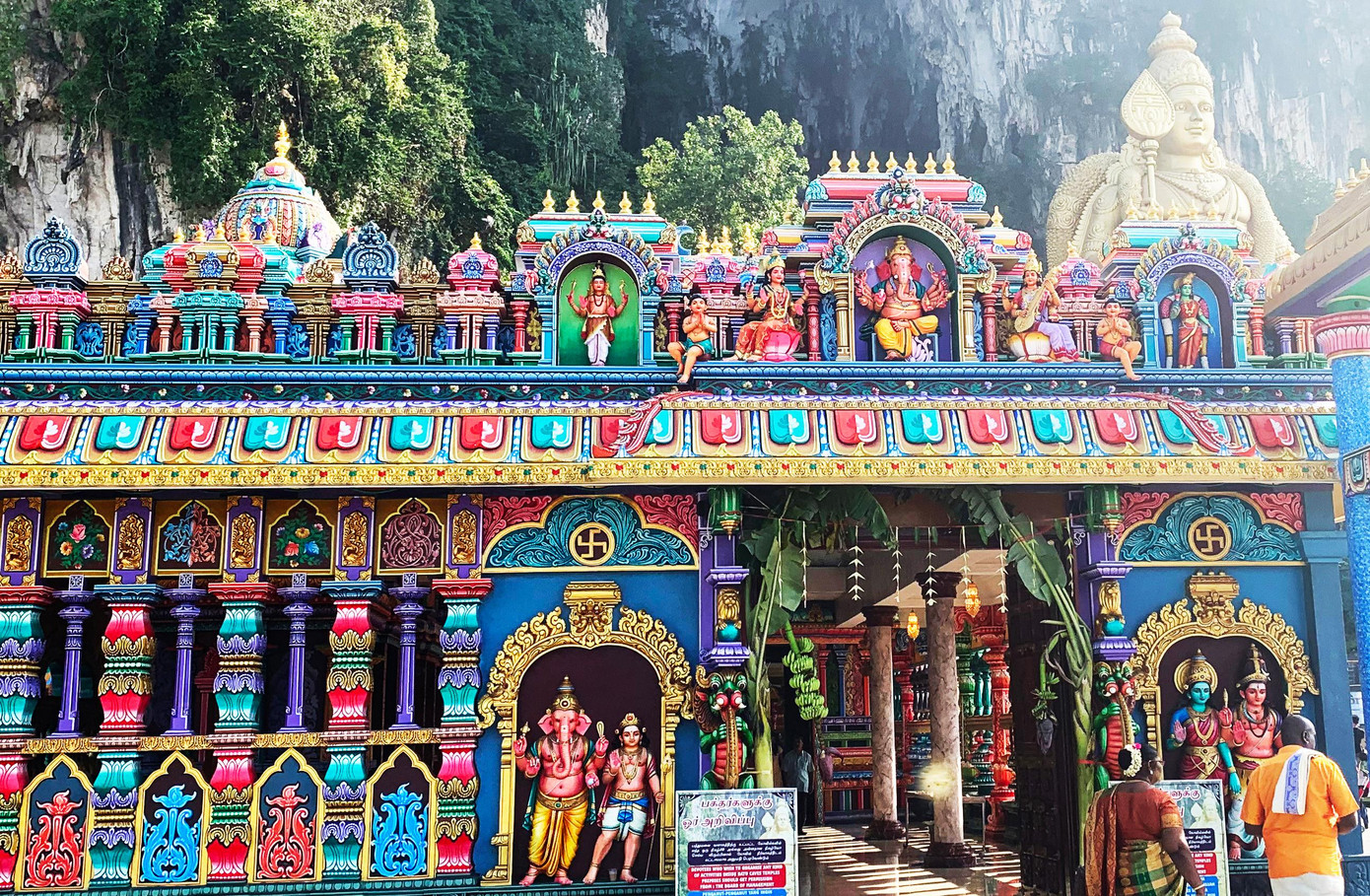 Tượng thần Ganesha được điêu khắc trên công trình kiến trúc Ấn Độ giáo