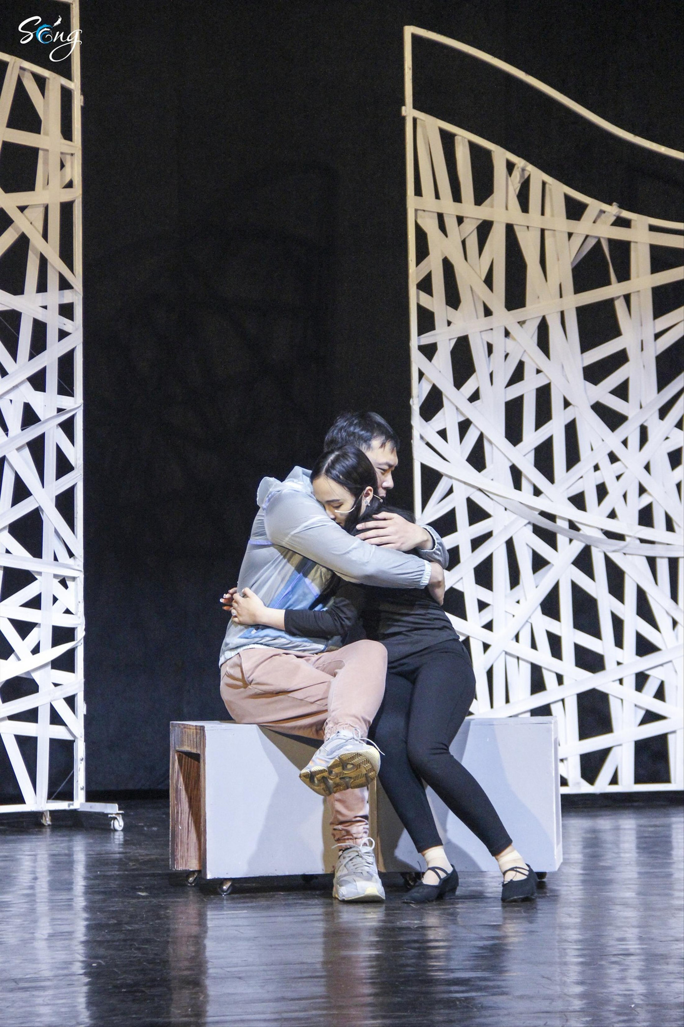 Nhạc kịch “Sóng” lấy cảm hứng từ tình yêu của Xuân Quỳnh và Lưu Quang Vũ Nhạc kịch “Sóng” lấy cảm hứng từ tình yêu của Xuân Quỳnh và Lưu Quang Vũ