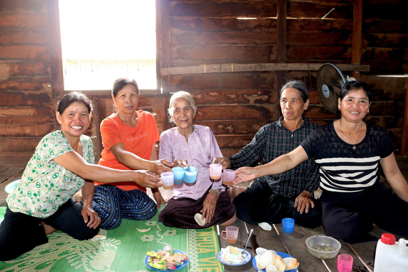 Lễ báo hiếu là dịp để người trong dòng họ quây quần bên nhau