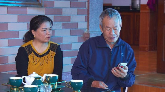 Vợ chồng ông Tạ Quang Toàn ngày đêm trông ngóng con trai ở Ukraine trở về nước Vợ chồng ông Tạ Quang Toàn ngày đêm trông ngóng con trai ở Ukraine trở về nước