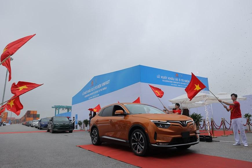 Sự kiện xuất khẩu lô xe điện đầu tiên do Việt Nam làm chủ và sản xuất mở ra kỷ nguyên mới cho ngành công nghiệp ô tô nước nhà. Ảnh: TTXVN