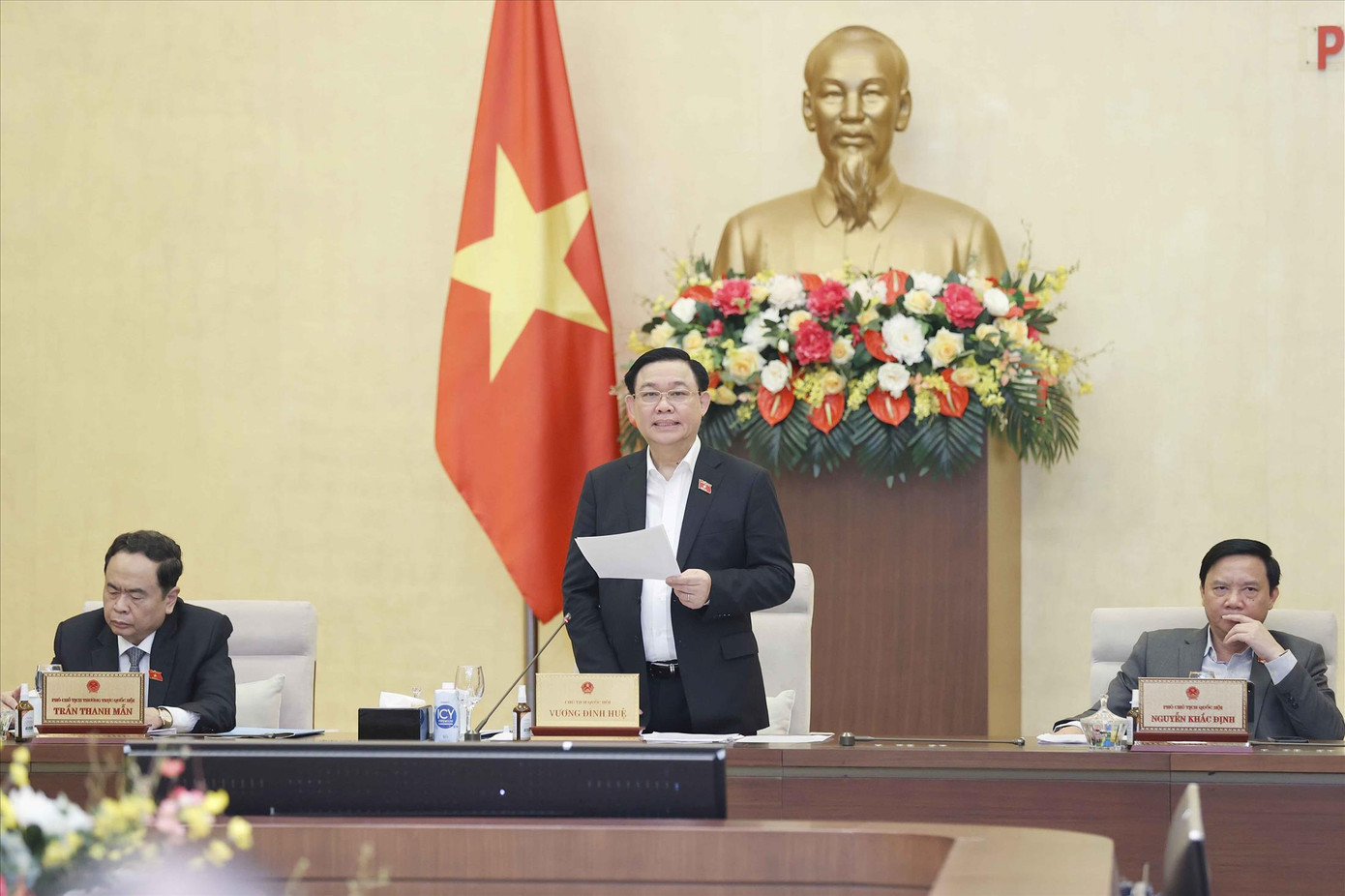 Chủ tịch Quốc hội Vương Đình Huệ phát biểu tại phiên họp Chủ tịch Quốc hội Vương Đình Huệ phát biểu tại phiên họp