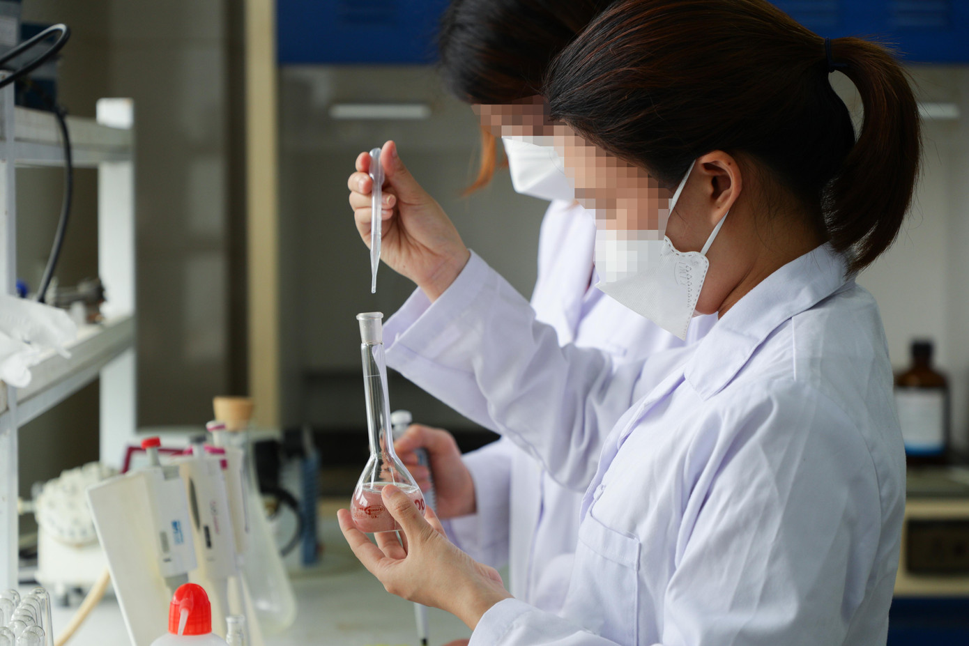 Nhà khoa học bị chi phối bởi cơ chế, chính sách Nhà khoa học bị chi phối bởi cơ chế, chính sách