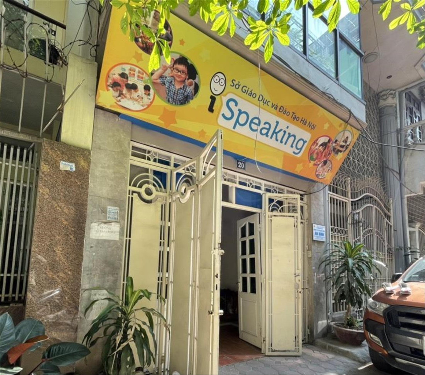 Một trong những trung tâm của Ispeaking khi còn hoạt động Một trong những trung tâm của Ispeaking khi còn hoạt động