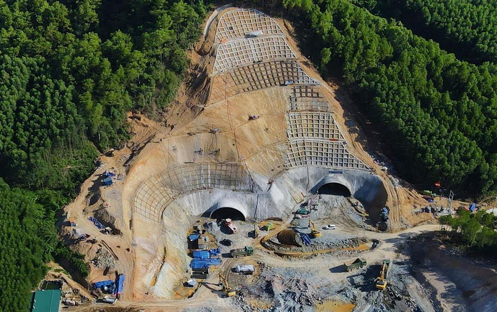 Hầm Thần Vũ trên cao tốc Bắc Nam đoạn Diễn Châu – Bãi Vọt do Cienco4 thi công