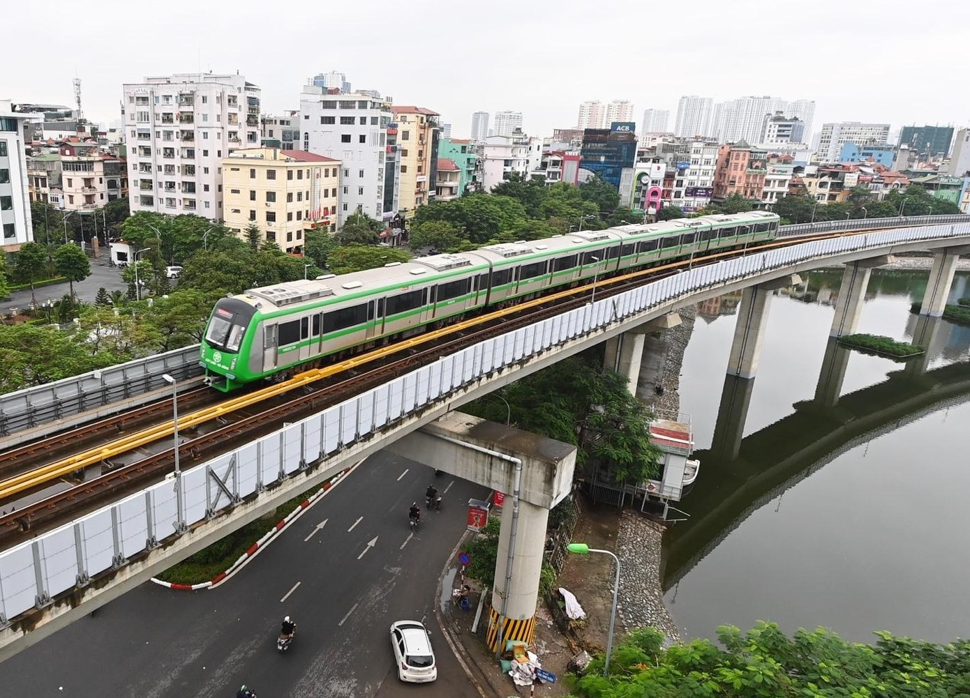 Tàu điện hoạt động ổn định, văn minh, dịch vụ chuyên nghiệp đang mang đến sự “Chuyển động mới cho giao thông Hà Nội.”Ảnh: Như Ý Tàu điện hoạt động ổn định, văn minh, dịch vụ chuyên nghiệp đang mang đến sự “Chuyển động mới cho giao thông Hà Nội.”Ảnh: Như Ý