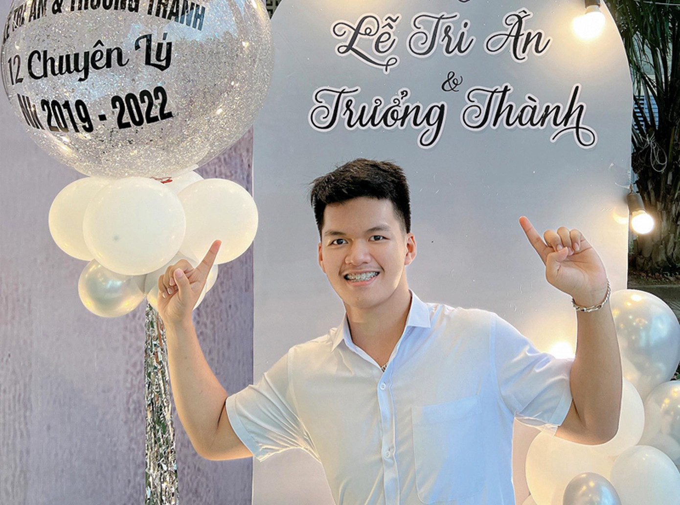 Sau nhiều nỗ lực, Trương Khánh Hưng đã thực hiện được ước mơ du học ở Mỹ. Ảnh: NVCC Sau nhiều nỗ lực, Trương Khánh Hưng đã thực hiện được ước mơ du học ở Mỹ. Ảnh: NVCC