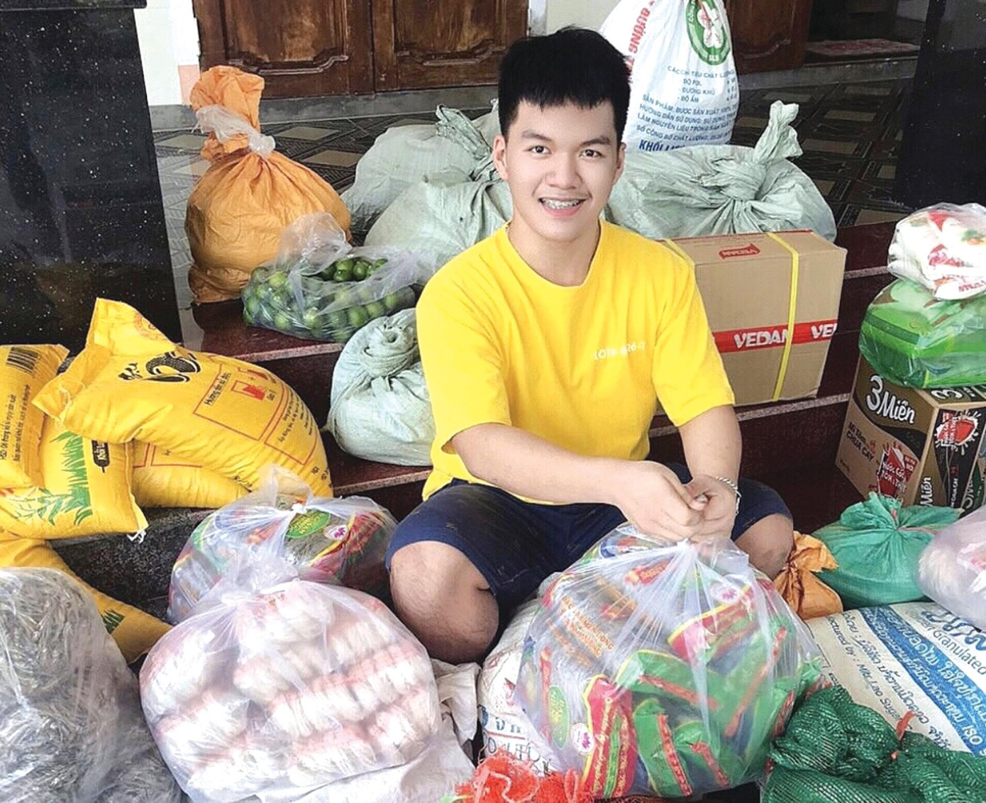 Khánh Hưng yêu thích tham gia các hoạt động từ thiện Khánh Hưng yêu thích tham gia các hoạt động từ thiện