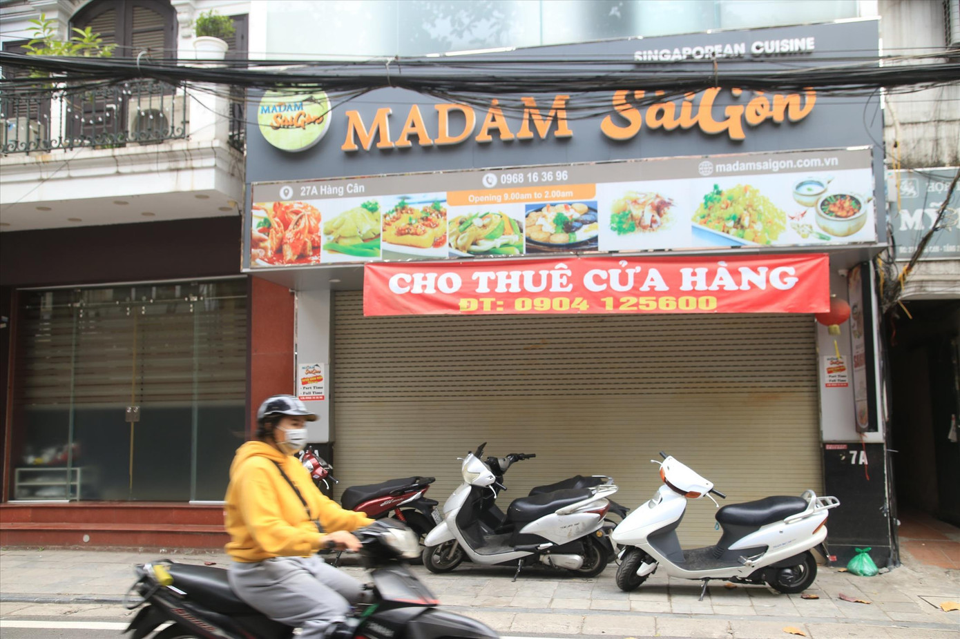 Hàng quán ở Hà Nội đóng cửa để phòng chống dịch COVID-19. Ảnh: Trọng Tài